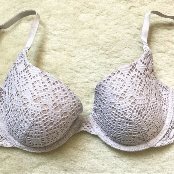 VS white lace lined demi - Picture 5 of 6